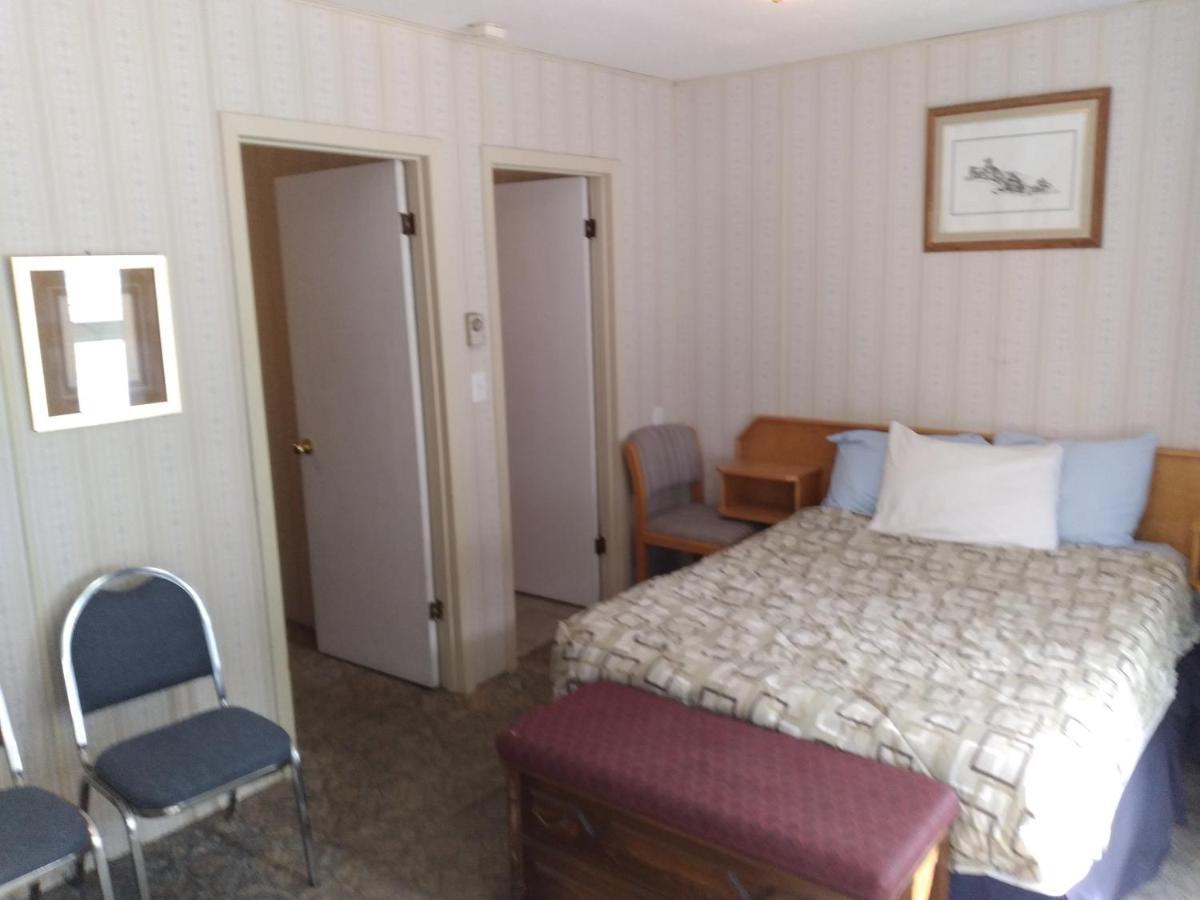 Appletree Inn Radium Hot Springs Eksteriør bilde