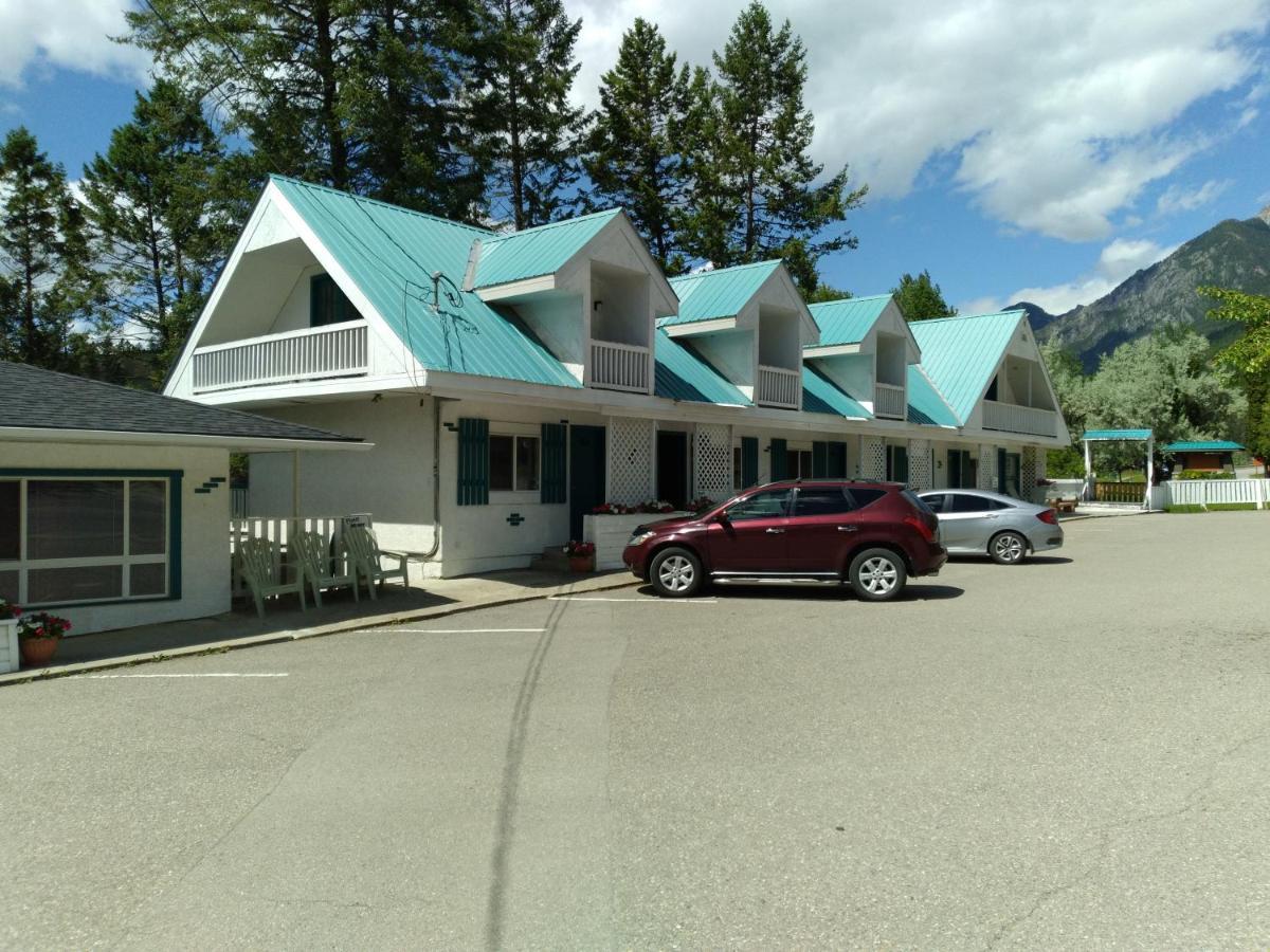 Appletree Inn Radium Hot Springs Eksteriør bilde