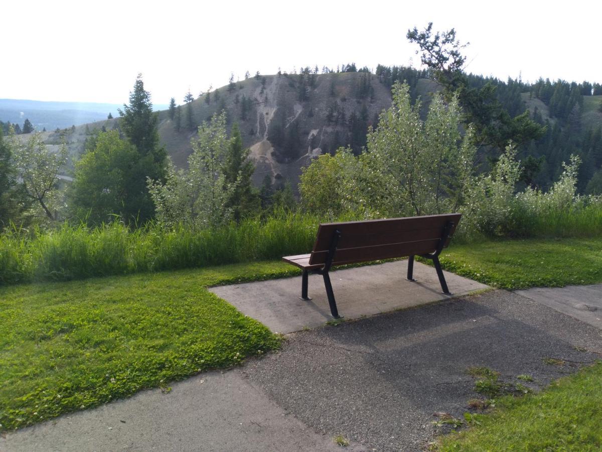 Appletree Inn Radium Hot Springs Eksteriør bilde